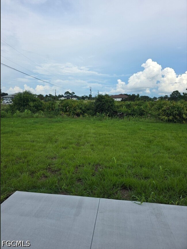 Building Photo - 821 Bell Blvd