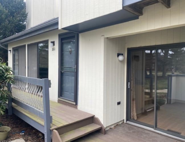 Building Photo - 260 Crabtree Ct