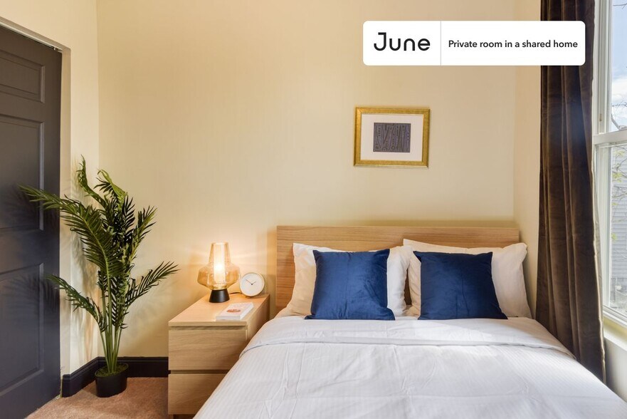 Building Photo - Room in Shared 5 bed/2 bath home