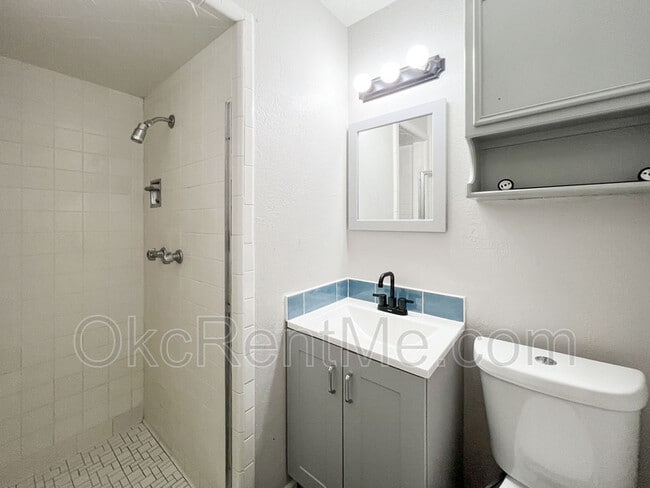 Building Photo - 106 Thompson Dr