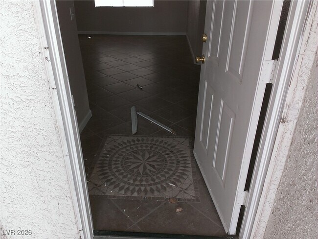 Building Photo - 1209 Stonesthrow Cir