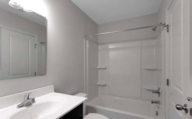 Building Photo - 28 Azalea Cir