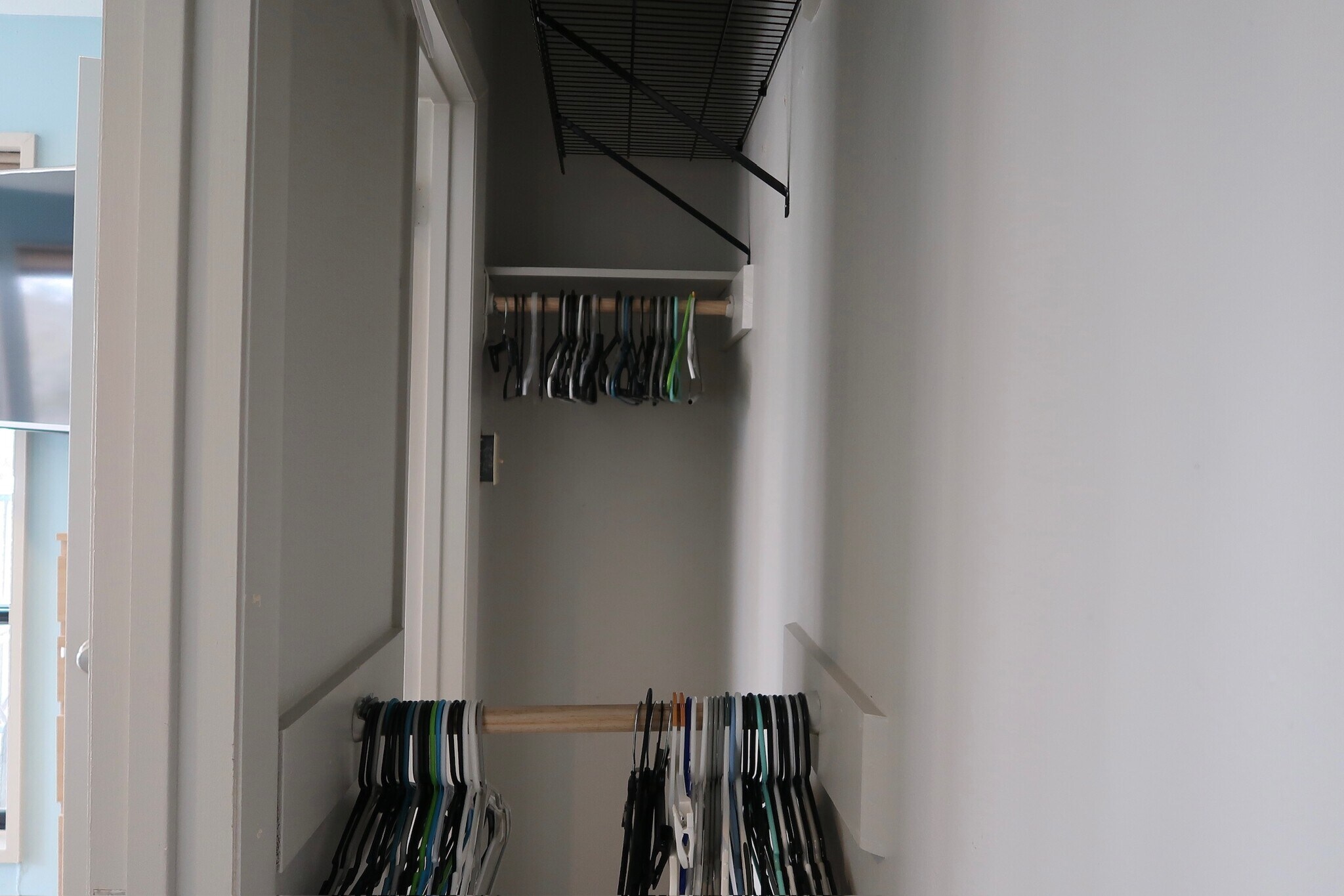 Building Photo - 1106 W 6th St