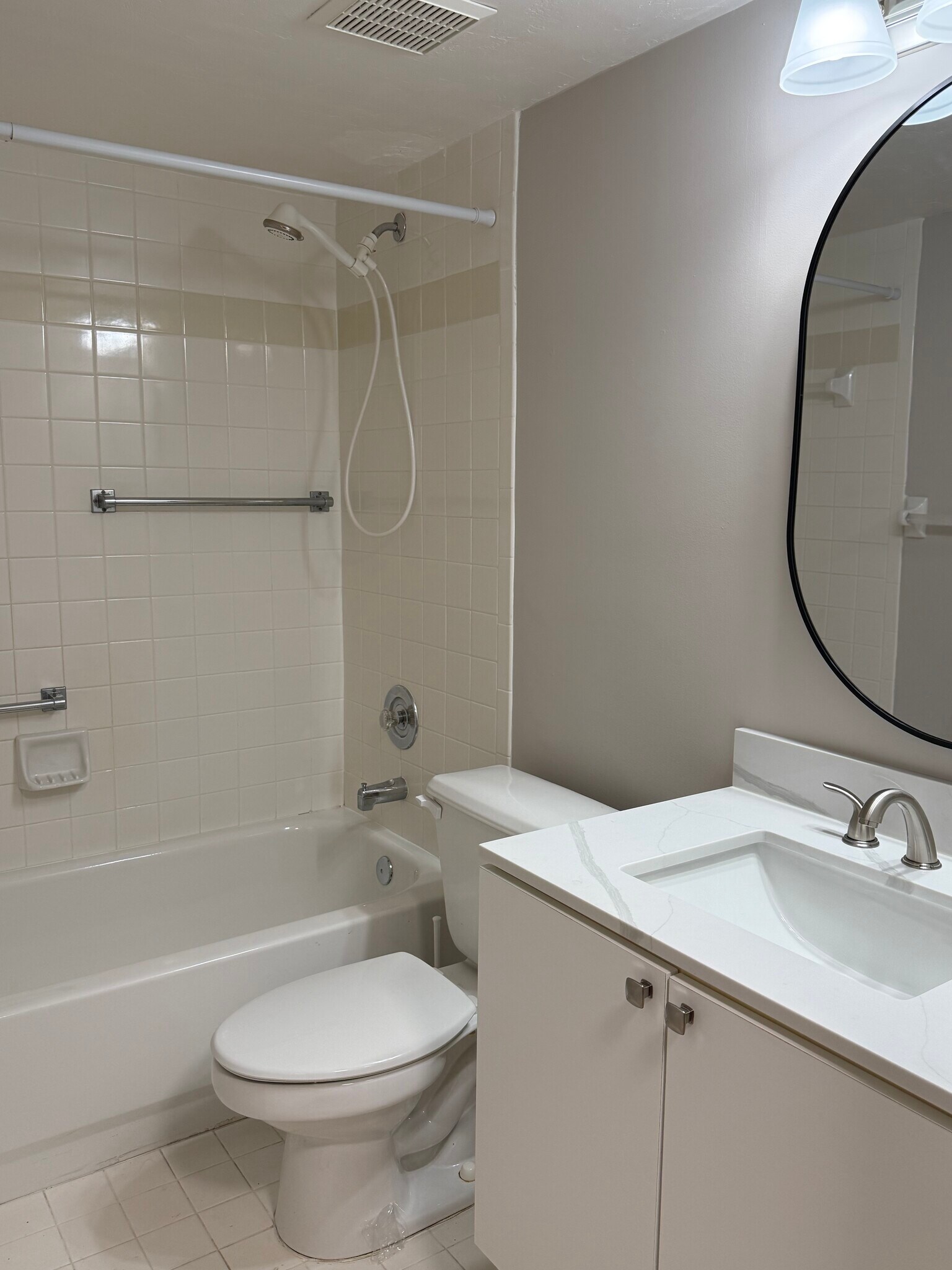 Building Photo - 28230 Pine Haven Way