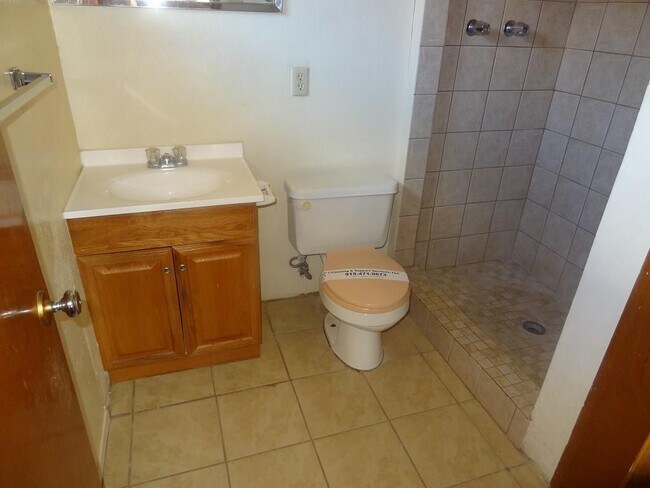 Building Photo - 9752 Blue Wing Dr