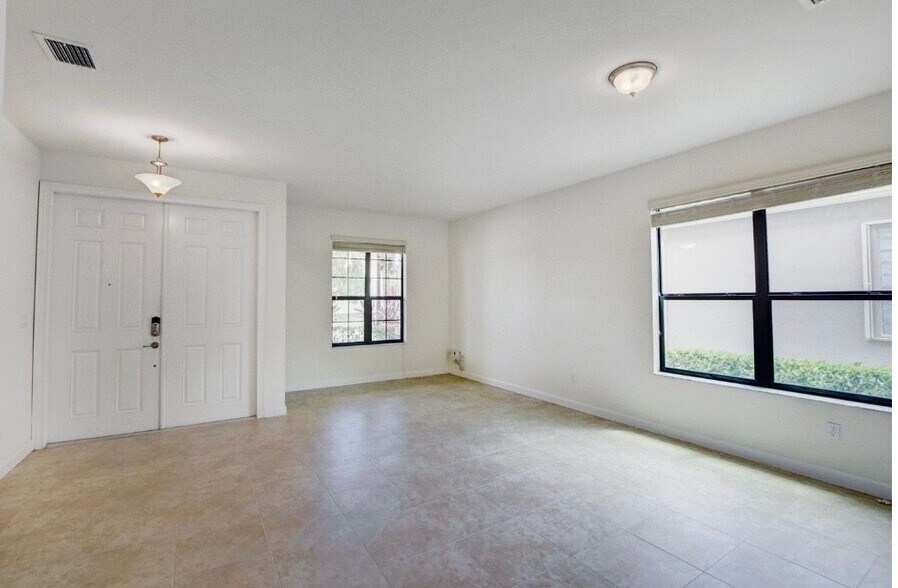 Building Photo - 8979 Gulf Run Way
