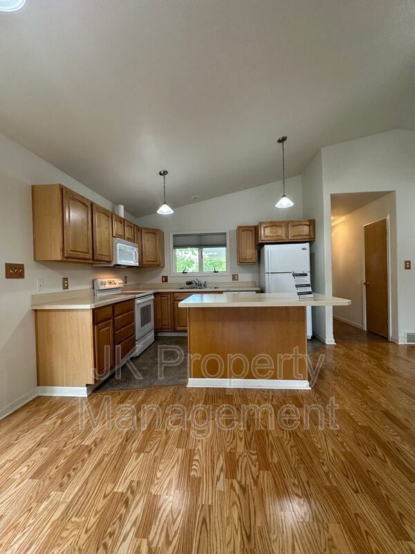 Building Photo - 3209 Wild Rose Ln