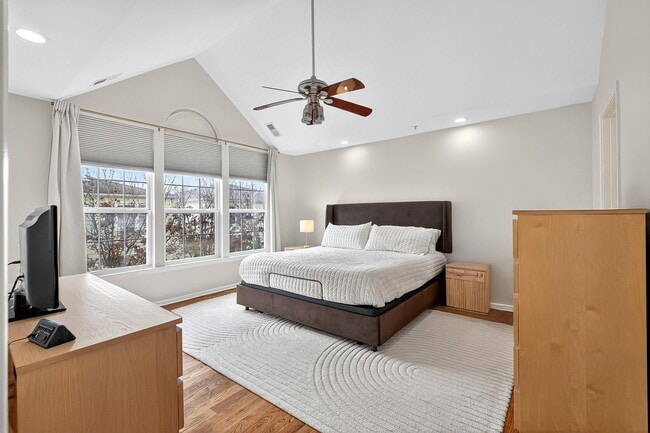 Building Photo - 34 Marina Dr