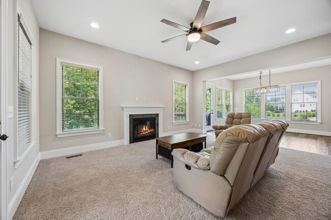 Building Photo - 405 Gilpin Way