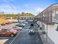 Building Photo - 5519 HIGHWAY 153 APT I