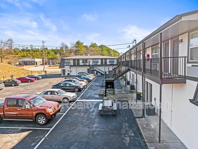 Primary Photo - 5519 HIGHWAY 153 APT I