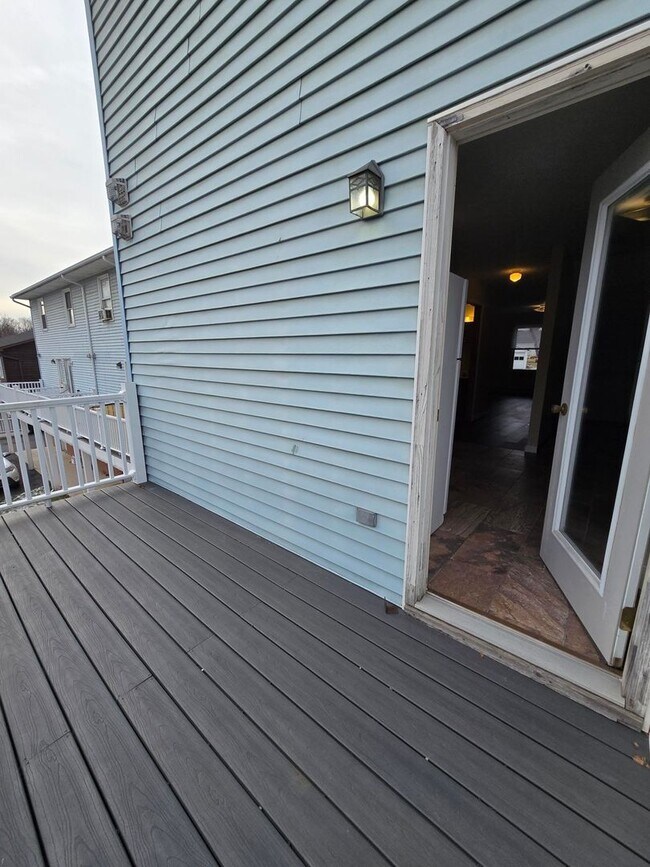 Building Photo - 20 Paul St