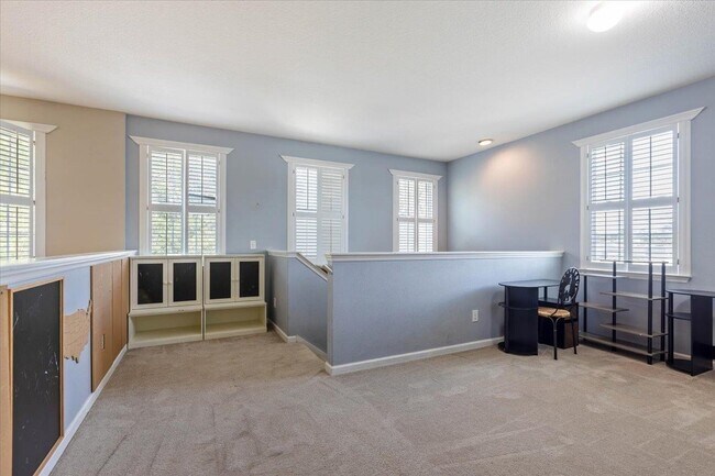 Building Photo - 3190 Coneflower Dr