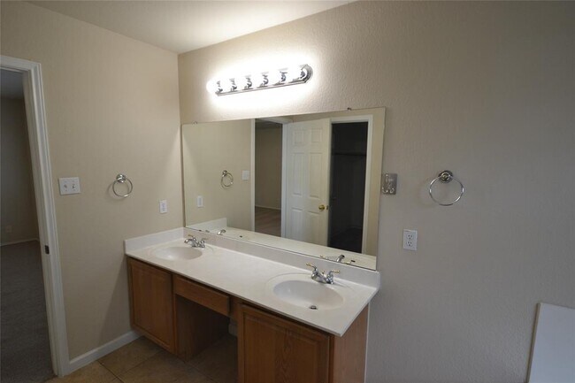 Building Photo - 1803 Warwick Cove