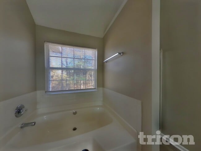 Building Photo - 4250 Donna Way