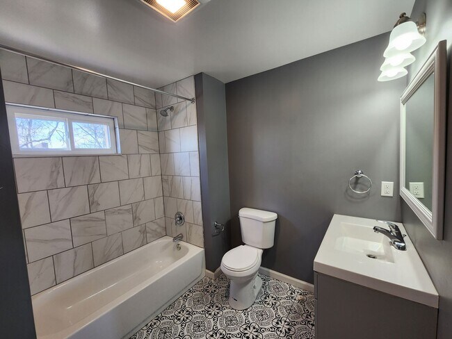 Building Photo - Twin home with stainless appliances, centr...