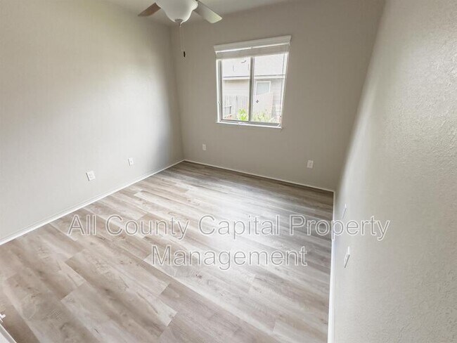 Building Photo - 2707 Burlington