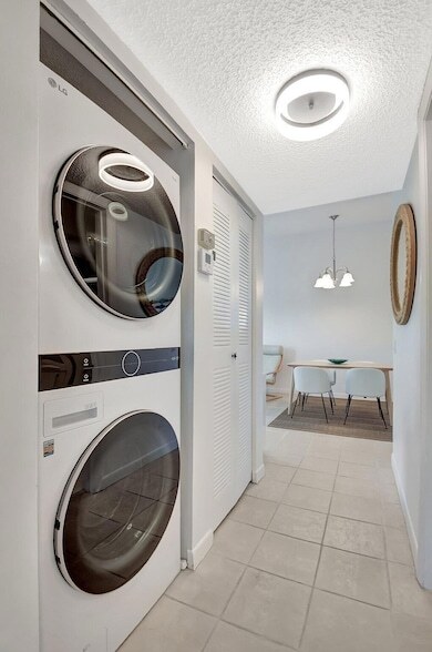 Building Photo - 621 Waterside Dr