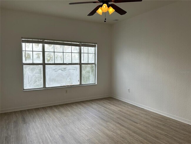Building Photo - 2370 Grand Central Pkwy