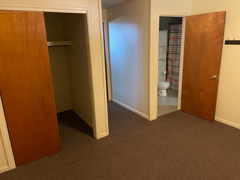 Building Photo - 407 W Stephen Foster Ave