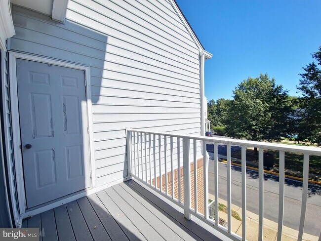 Building Photo - 5310 Birds View Ln