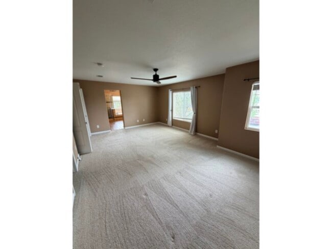 Building Photo - 10552 Vaughn Ct
