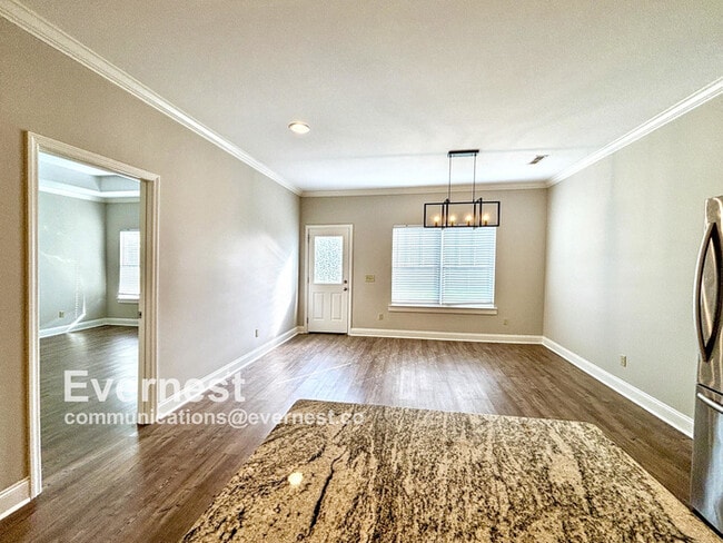 Building Photo - 3-Bedroom, 2-Bathroom Home in a Convenient...