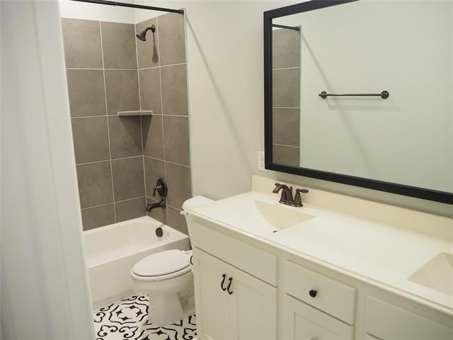 Building Photo - 4129 S Broadway Ave