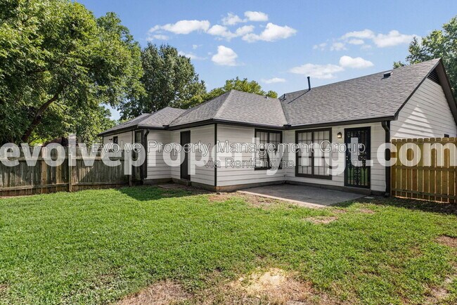 Building Photo - 2295 Belin Dr