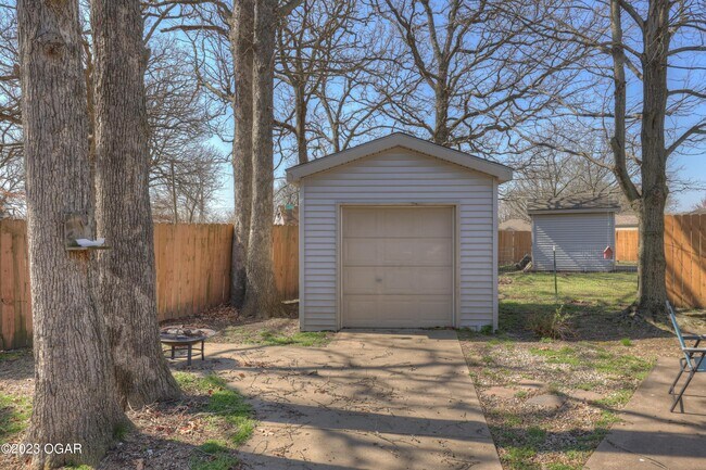 Building Photo - 119 W Briarbrook Ln
