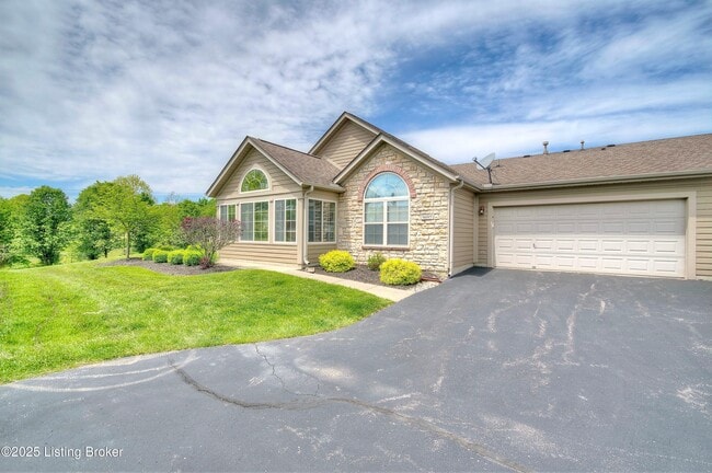 Building Photo - 9097 Royal Oak Ln