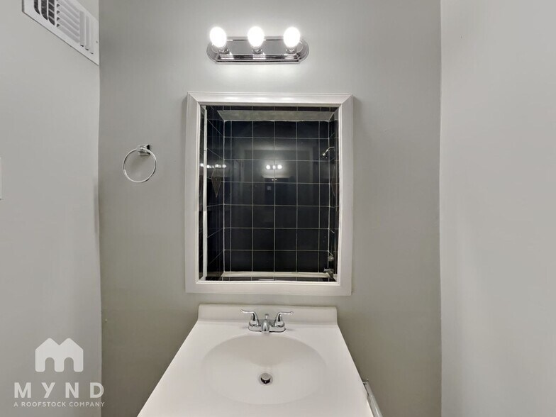 Building Photo - 6581 Fielder Rd