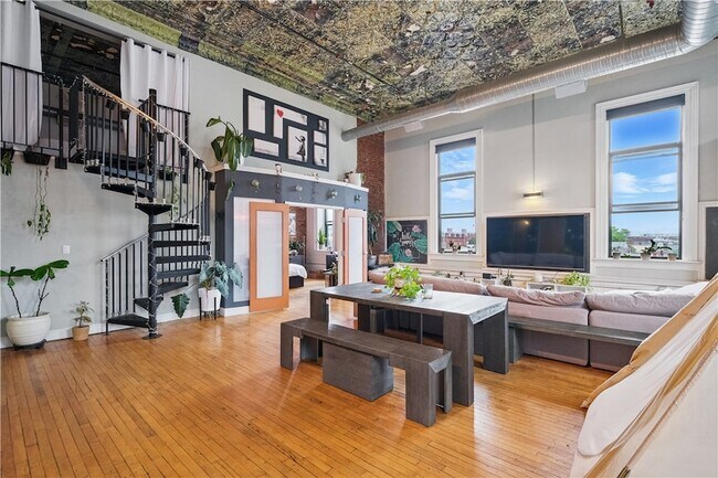 Building Photo - 120 S 15th St