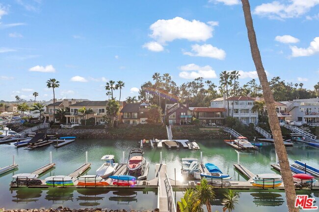 Building Photo - 4637 Park Dr