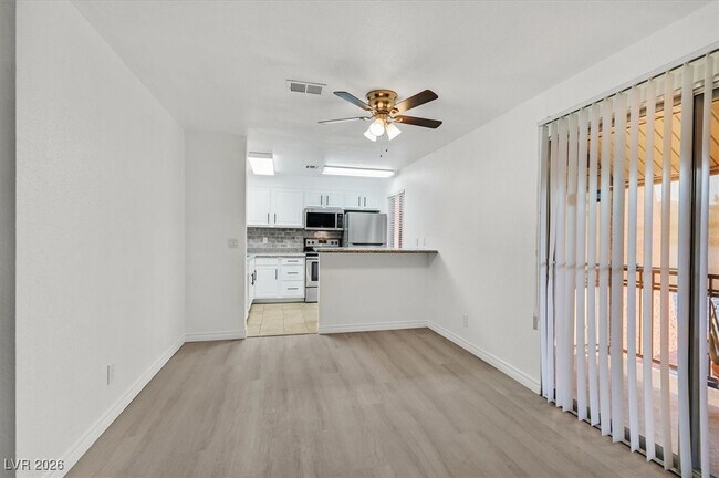 Building Photo - 5499 Indian River Dr