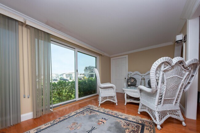 Building Photo - 3201 Bayland Dr
