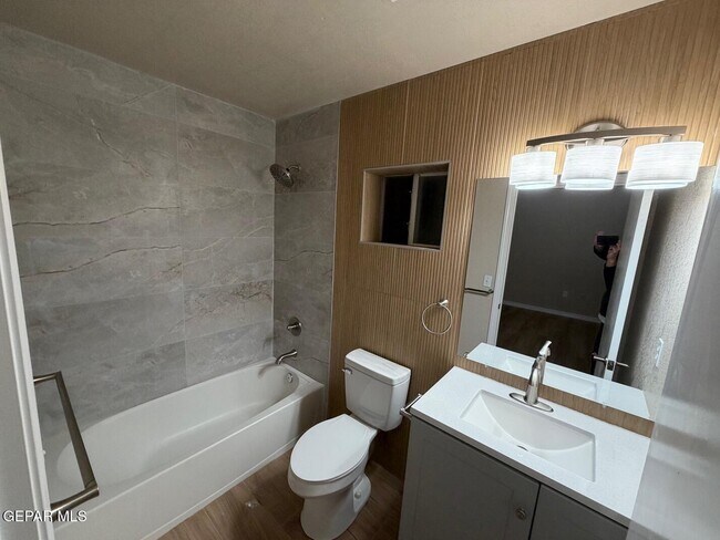 Building Photo - 3585 Waterspring Way