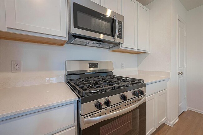 Building Photo - 5107 Sunvalley Bend Dr