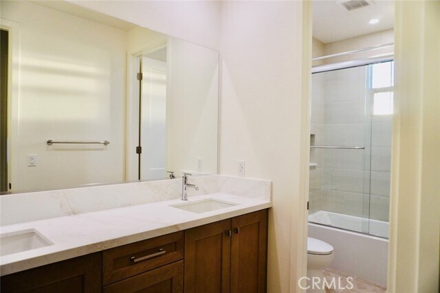 Building Photo - 112 AWNING