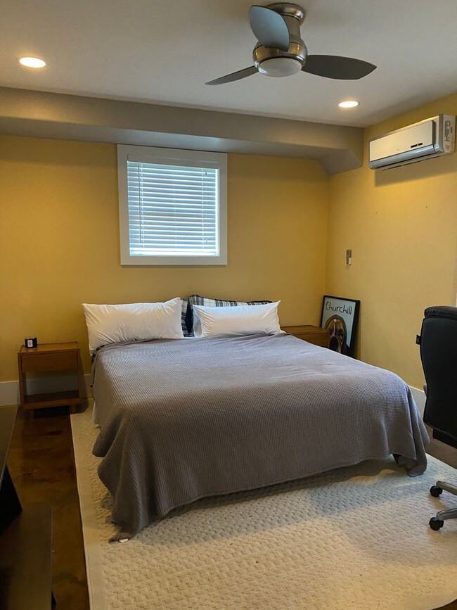 Building Photo - West Asheville, Green Built,  4 Bedroom, 4 Bathrooms. Two separate  living areas.