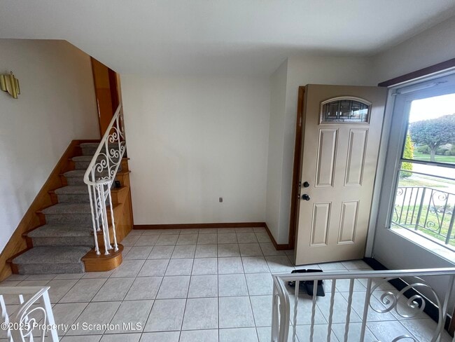 Building Photo - 708 Woodmere Ave