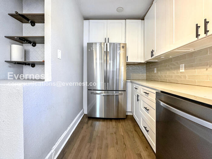 Building Photo - 2551 W 39th Ave