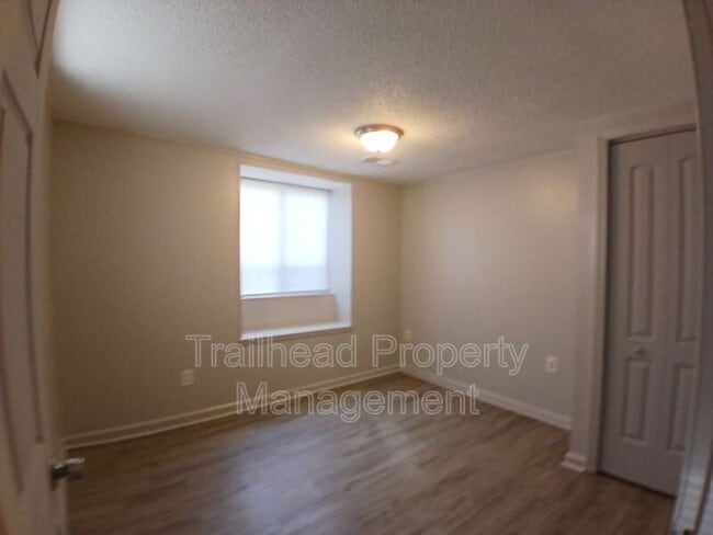 Building Photo - 519 Maier Dr