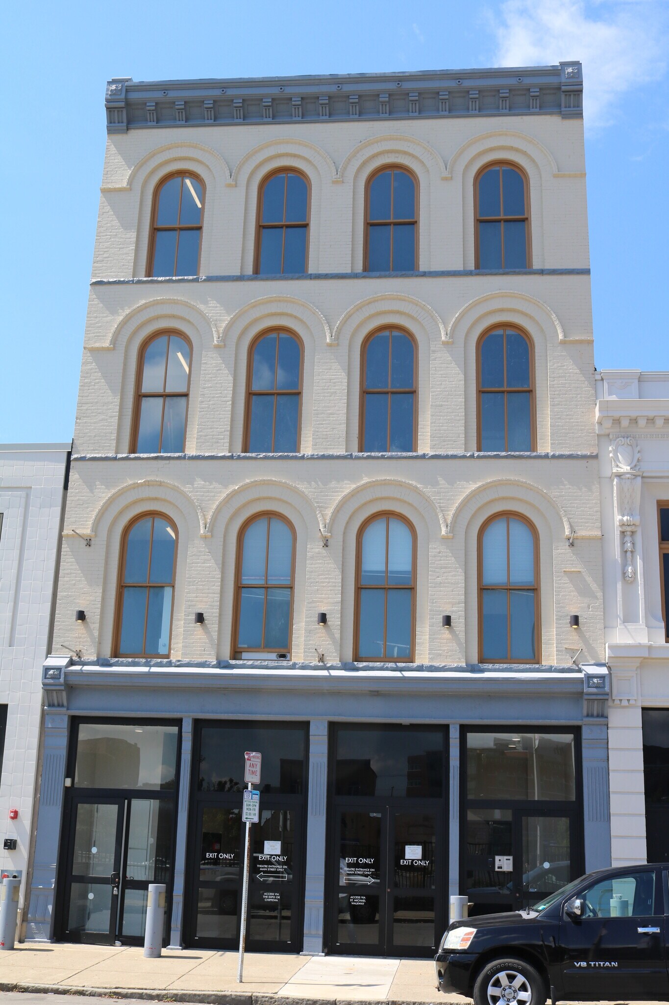 Exterior - 628 Washington St
