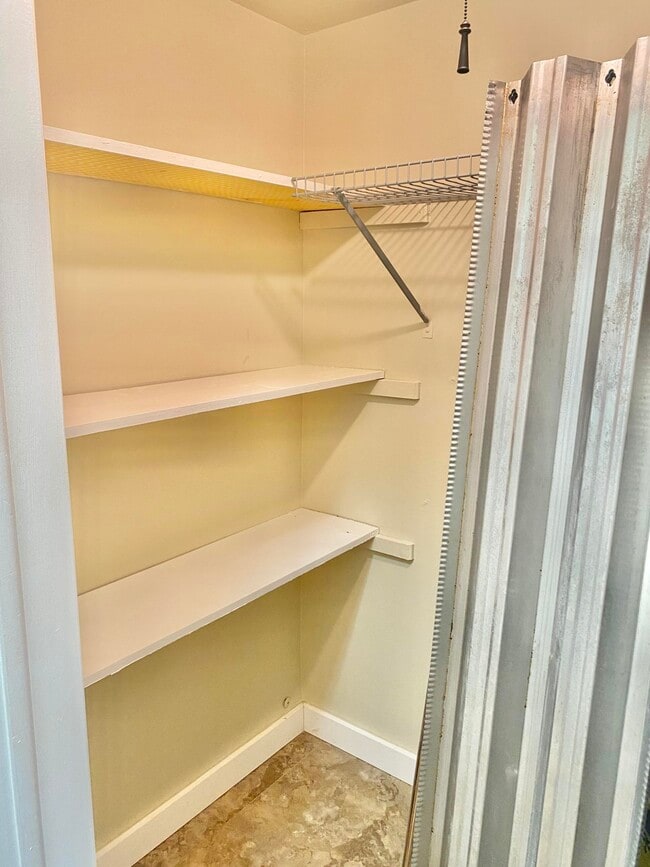 Building Photo - 2303 S Federal Hwy