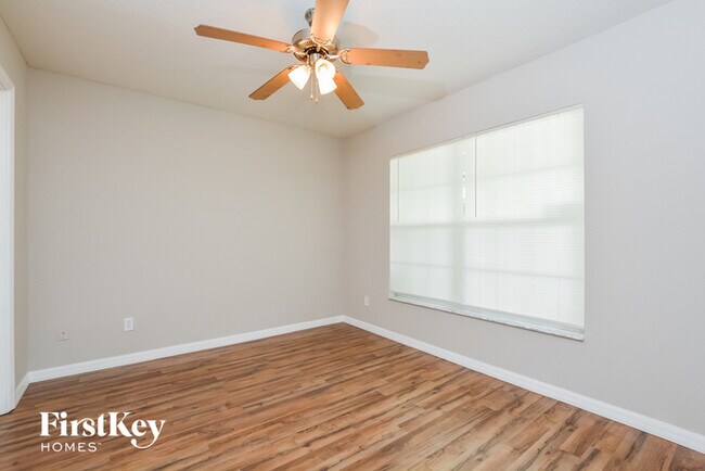 Building Photo - 315 Willowbay Ridge St