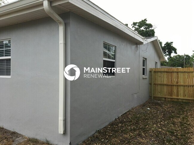 Building Photo - 3 Bedroom Pet-Friendly Home in Clearwater,...