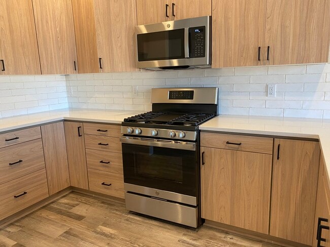 Building Photo - 1242 S 11th St