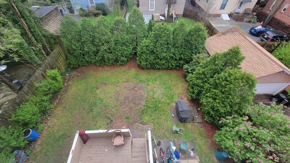 Building Photo - 64 Stanley St