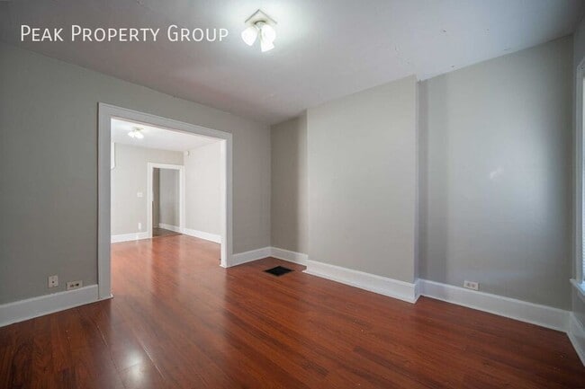 Building Photo - 1451 N 6th St